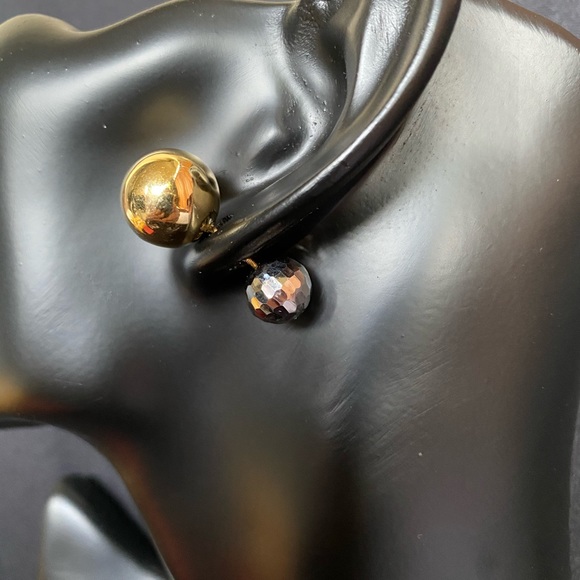 Real 18K Gold Earrings - Picture 2 of 7